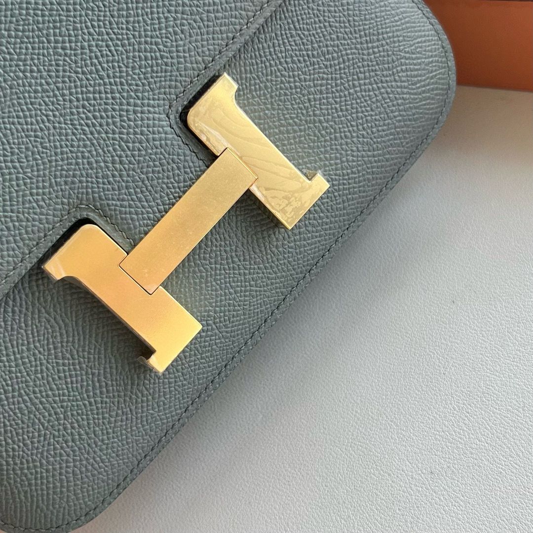 Hermes Constance 18 Handmade Bag in Vert Amande Epsom Calfskin - Image 3