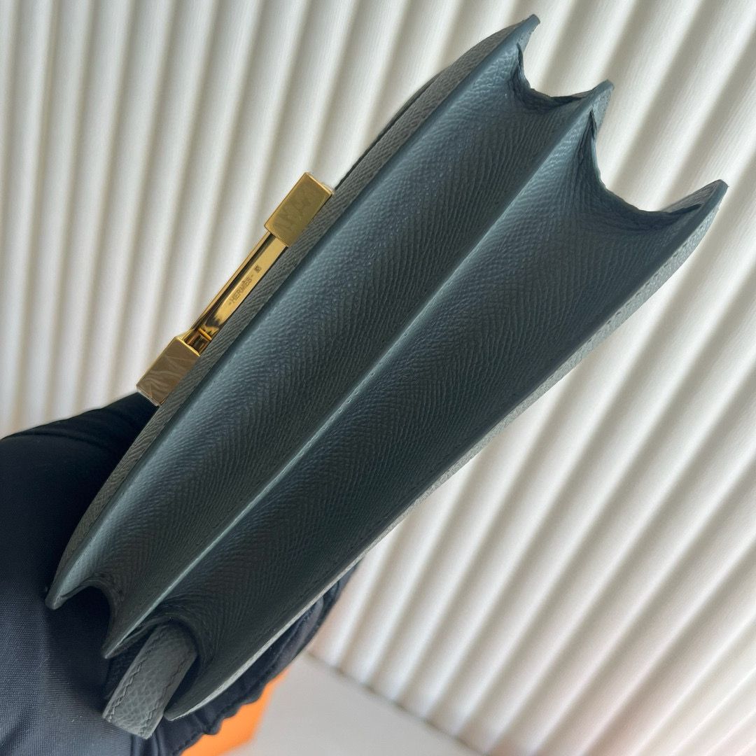 Hermes Constance 18 Handmade Bag in Vert Amande Epsom Calfskin - Image 5