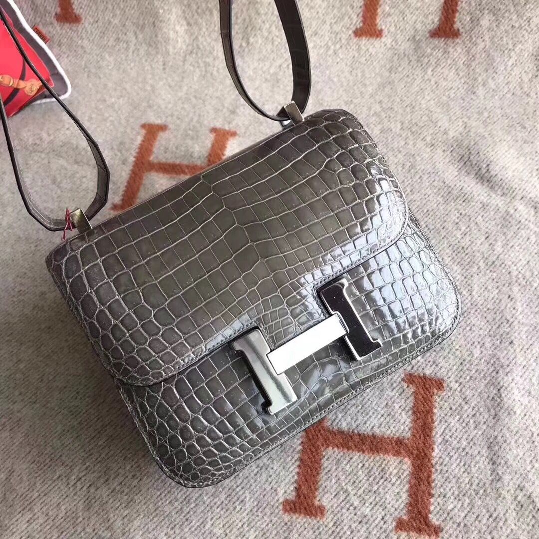 Hermes Constance 24 Handmade Bag In Grey Niloticus Crocodile - Image 3