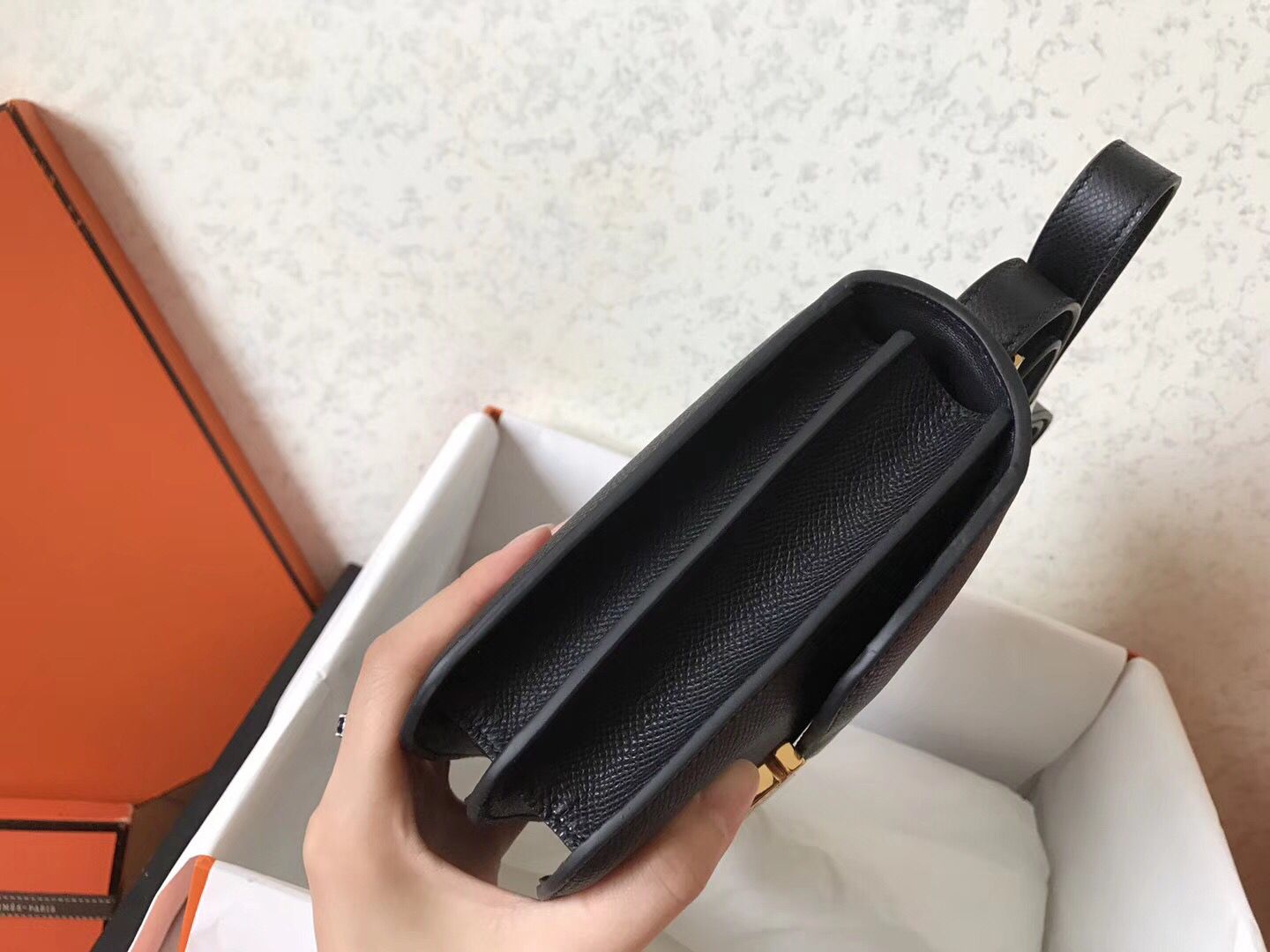 Hermes Constance 24 Handmade Bag In Black Epsom Leather - Image 5