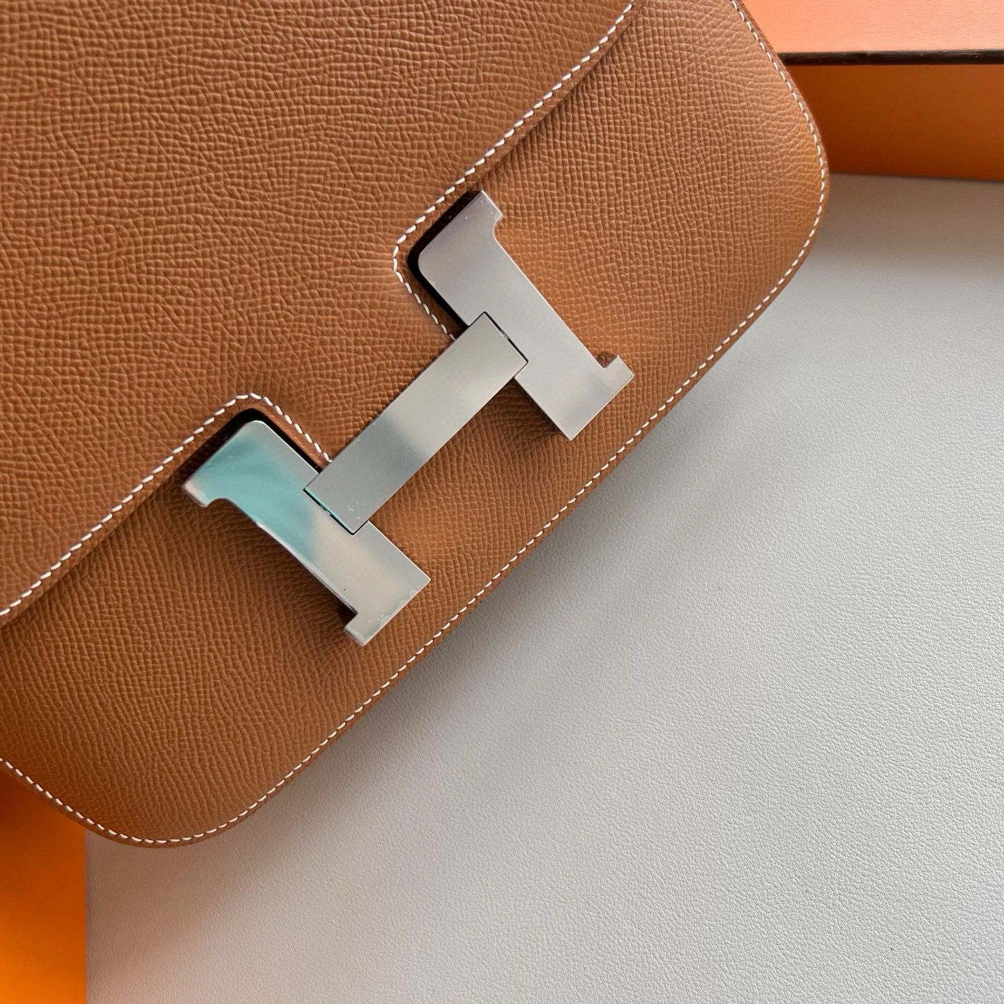 Hermes Constance 24 Handmade Bag in Gold Epsom Calfskin - Image 8