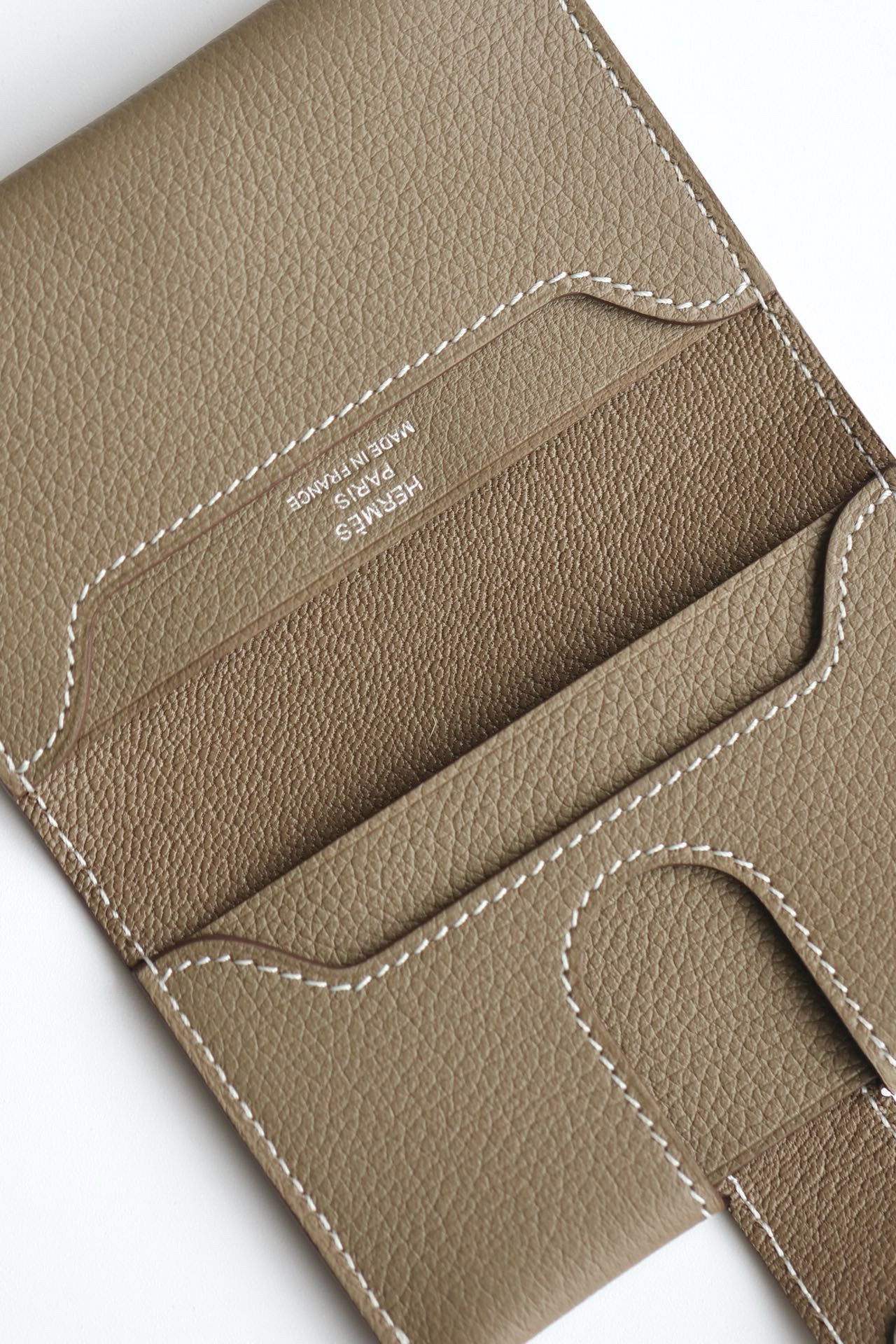 Hermes R.M.S Card Holder in Taupe Evergrain Calfskin - Image 7