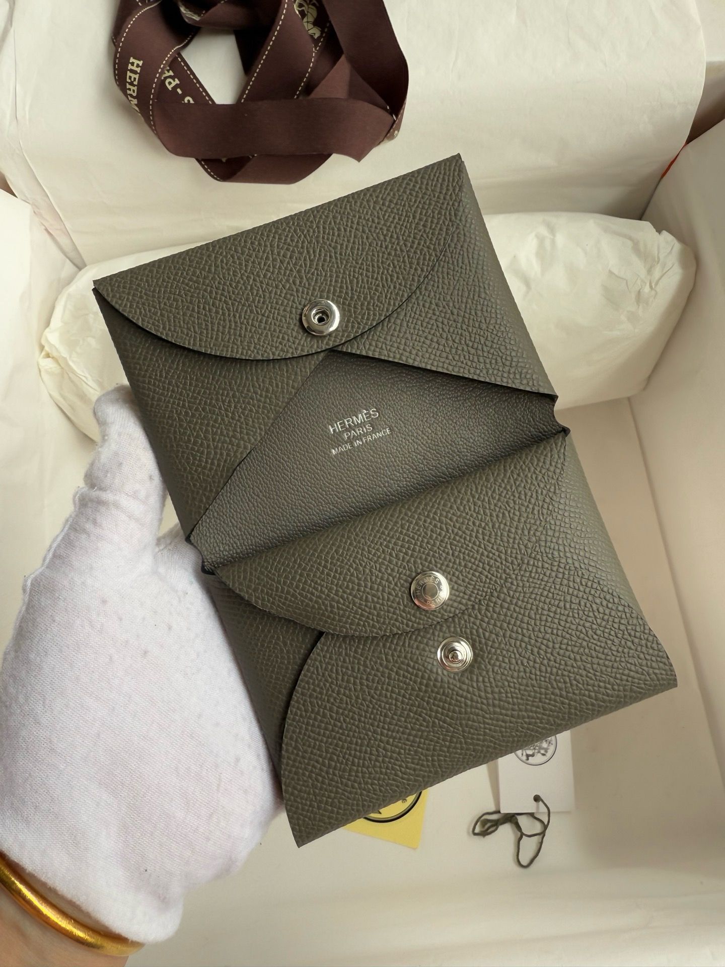 Hermes Calvi Duo Card Holder in Etain Epsom Calfskin - Image 3