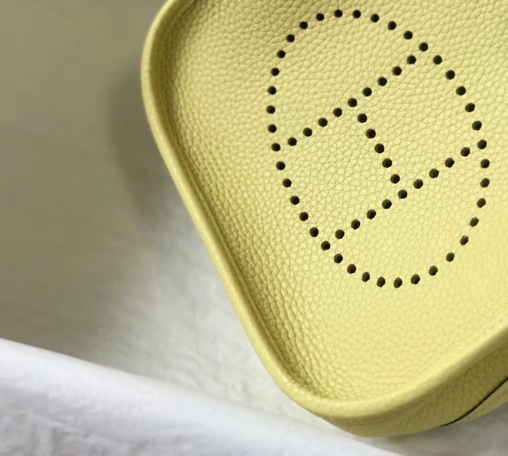 Hermes Evelyne III TPM Mini Bag In Jaune Poussin Clemence Leather - Image 6