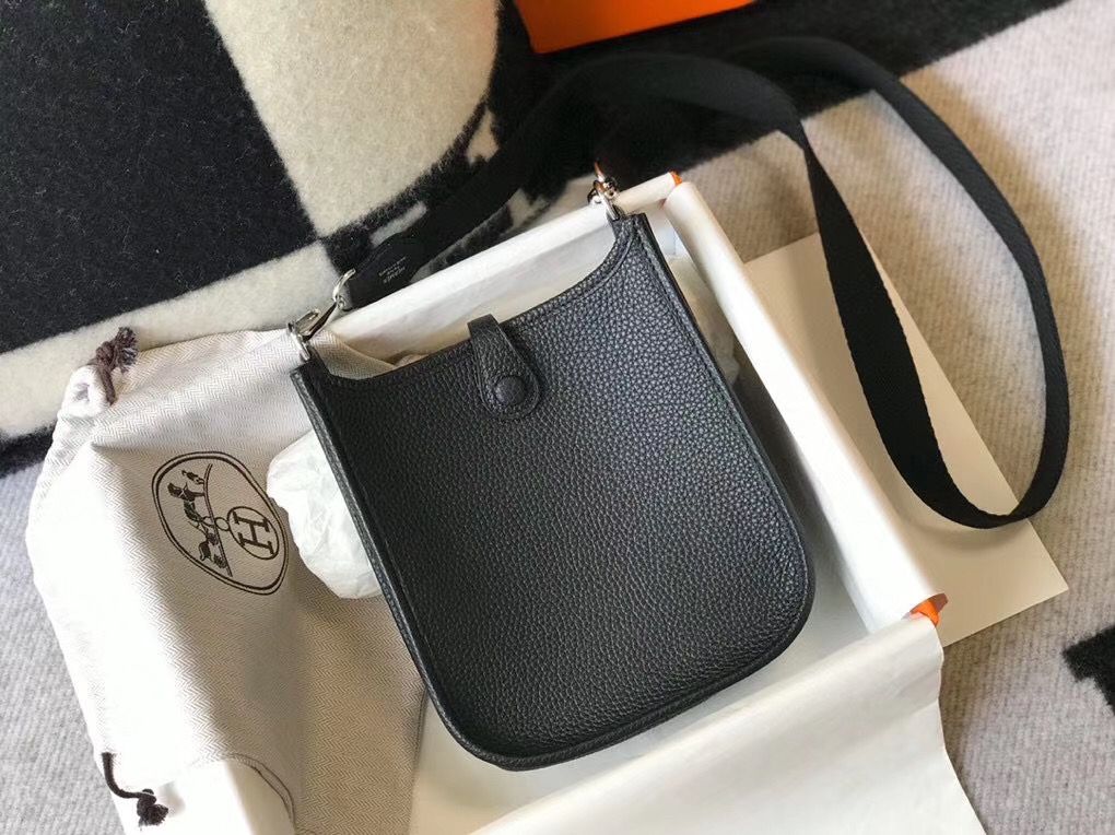 Hermes Evelyne III TPM Bag In Black Clemence Leather - Image 3