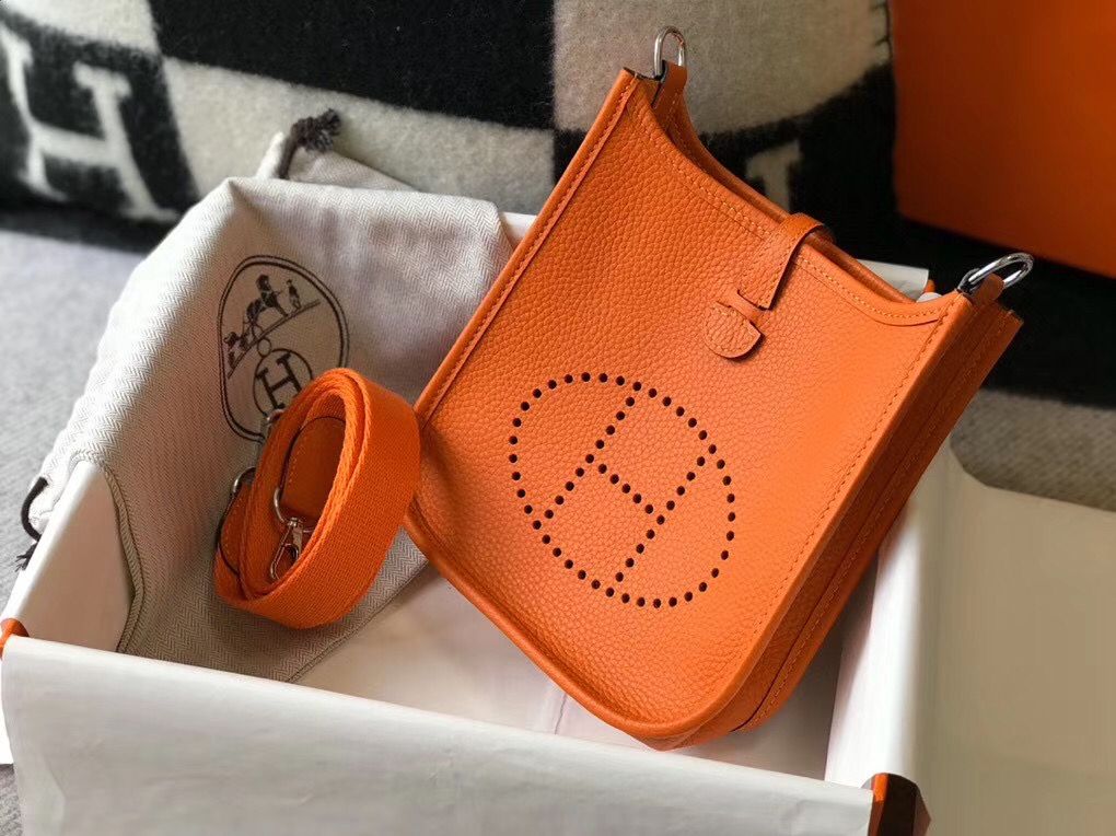 Hermes Evelyne III TPM Bag In Orange Clemence Leather - Image 4