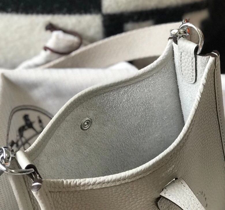 Hermes Evelyne III TPM Bag In Pearl Grey Clemence Leather - Image 8