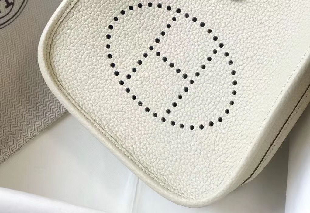 Hermes Evelyne III TPM Bag In beton Clemence Leather - Image 6