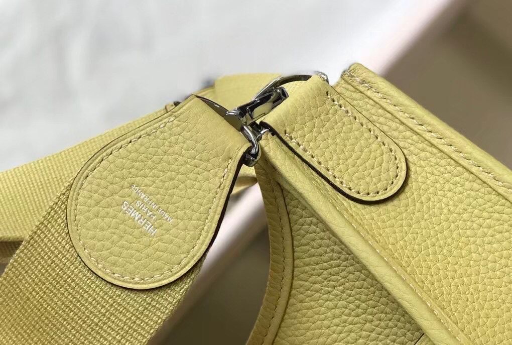 Hermes Evelyne III 29 PM Bag In Jaune Poussin Clemence Leather - Image 8