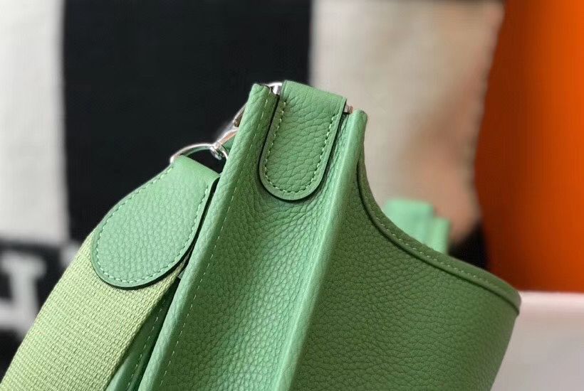 Hermes Evelyne III 29 PM Bag In Vert Criquet Clemence Leather - Image 6