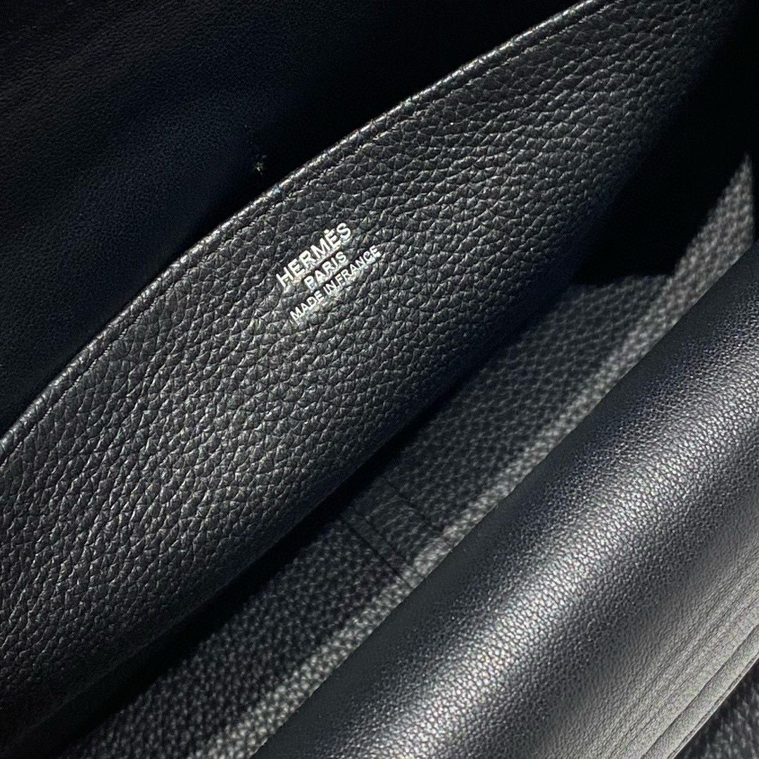 Hermes Halzan 25 Bag in Black Clemence Leather - Image 7