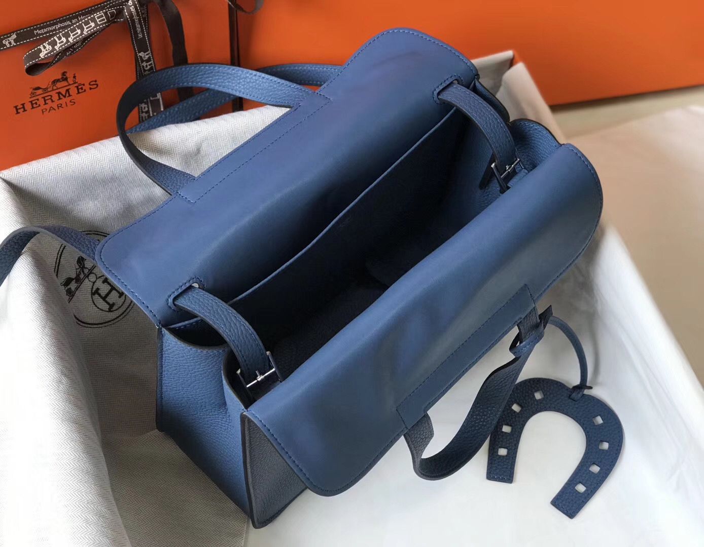 Hermes Halzan 31cm Bag In Blue Agate Clemence Leather - Image 4