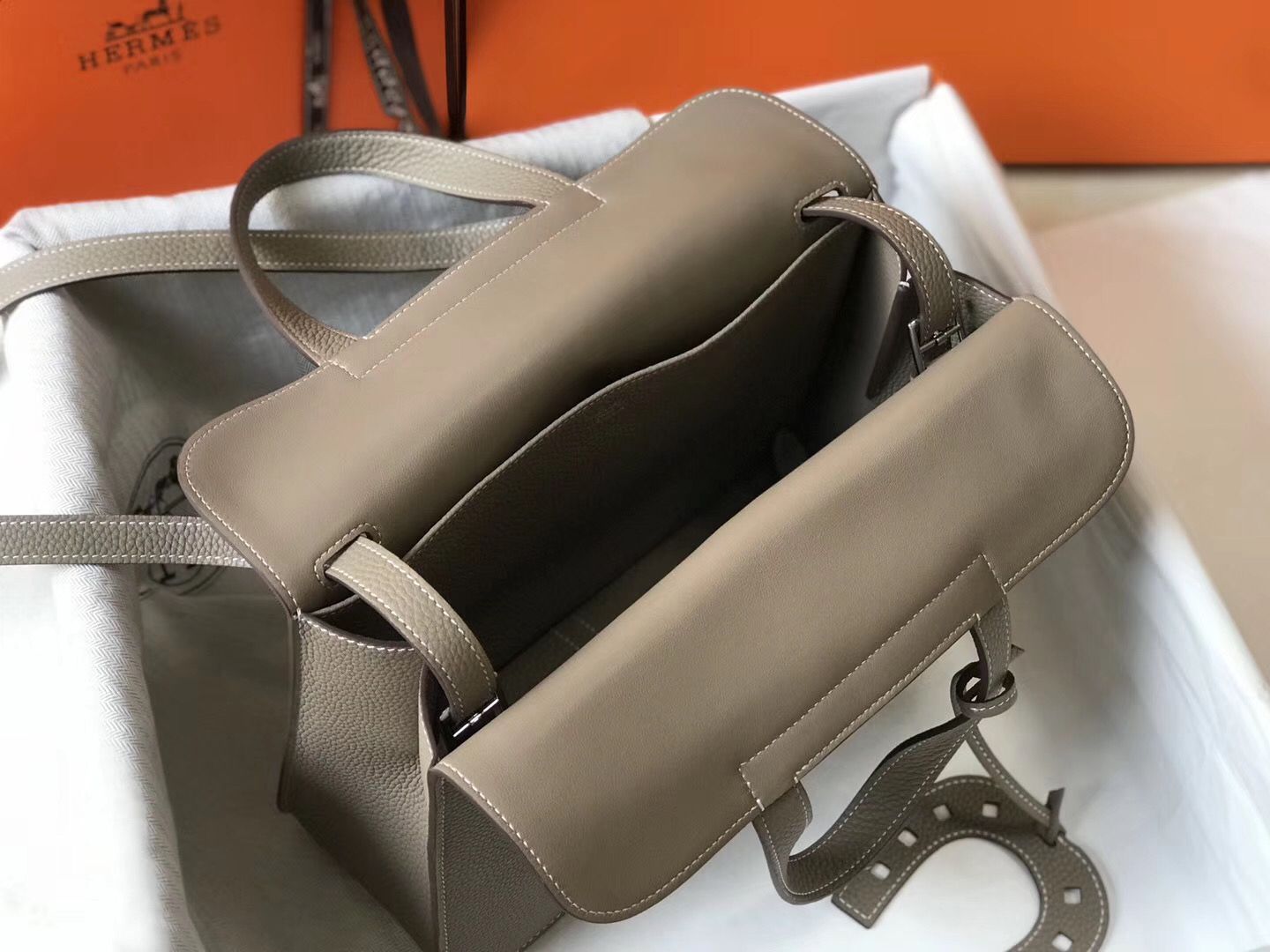 Hermes Halzan 31cm Bag In Grey Clemence Leather - Image 7