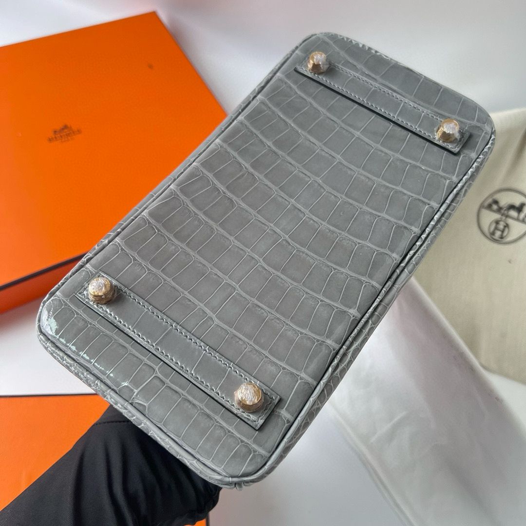 Hermes Birkin 25 Retourne Handmade Bag in Gris Ciment Shiny Alligator Leather - Image 7