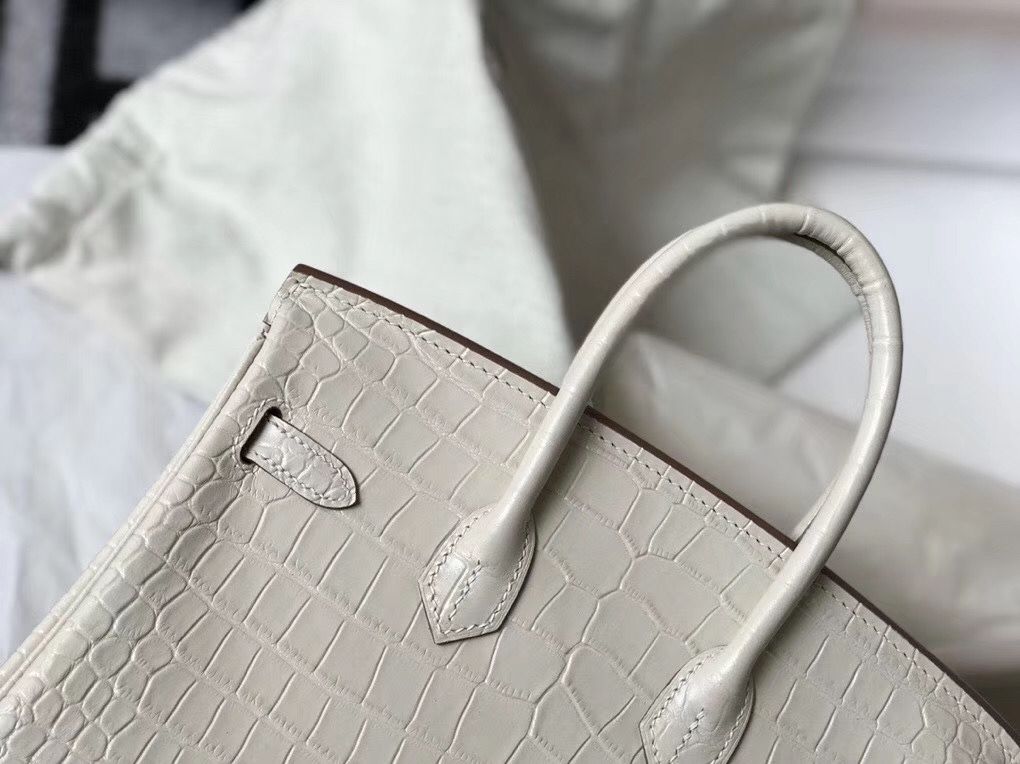 Hermes Birkin 25cm Bag In White Embossed Crocodile Leather - Image 6