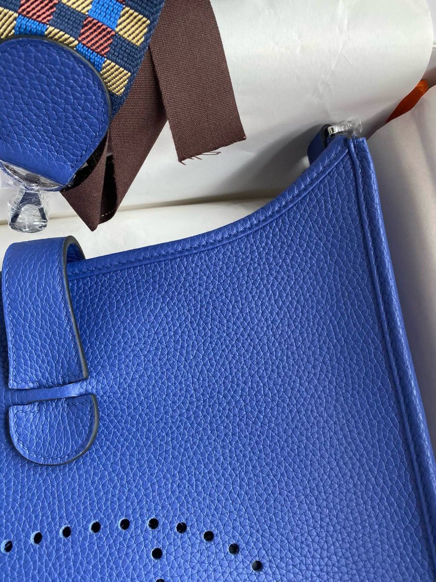 Hermes Evelyne III PM 29 Handmade Bag in Blue Electric Clemence Leather - Image 4