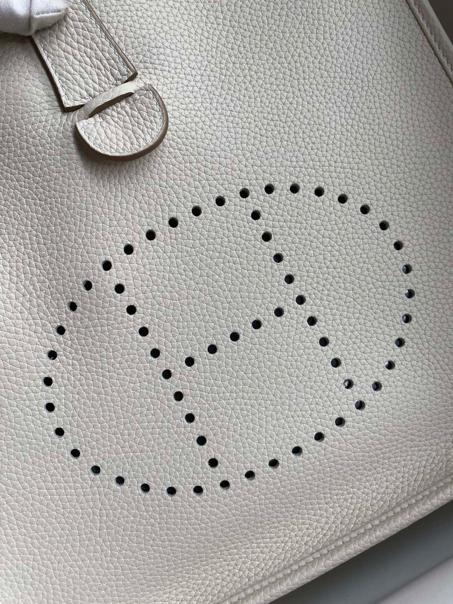 Hermes Evelyne III PM 29 Handmade Bag in Craie Clemence Leather - Image 9