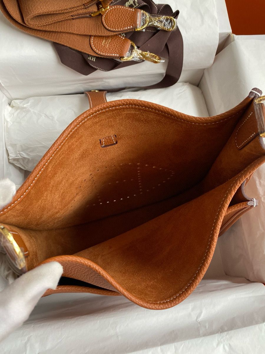 Hermes Evelyne III PM 29 Handmade Bag in Gold Clemence Leather - Image 10
