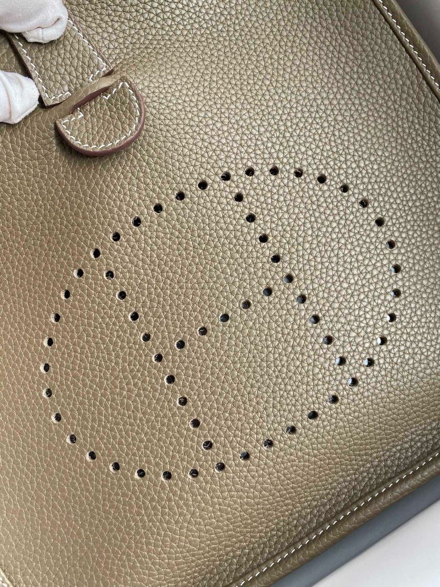 Hermes Evelyne III PM 29 Handmade Bag in Taupe Clemence Leather - Image 7