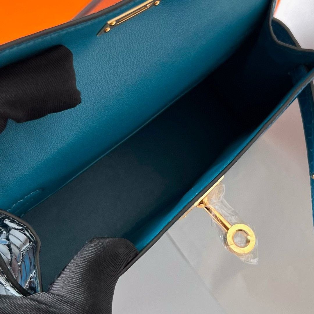 Hermes Kelly Mini II Sellier Handmade Bag in Blue Izmir Shiny Alligator Leather - Image 10