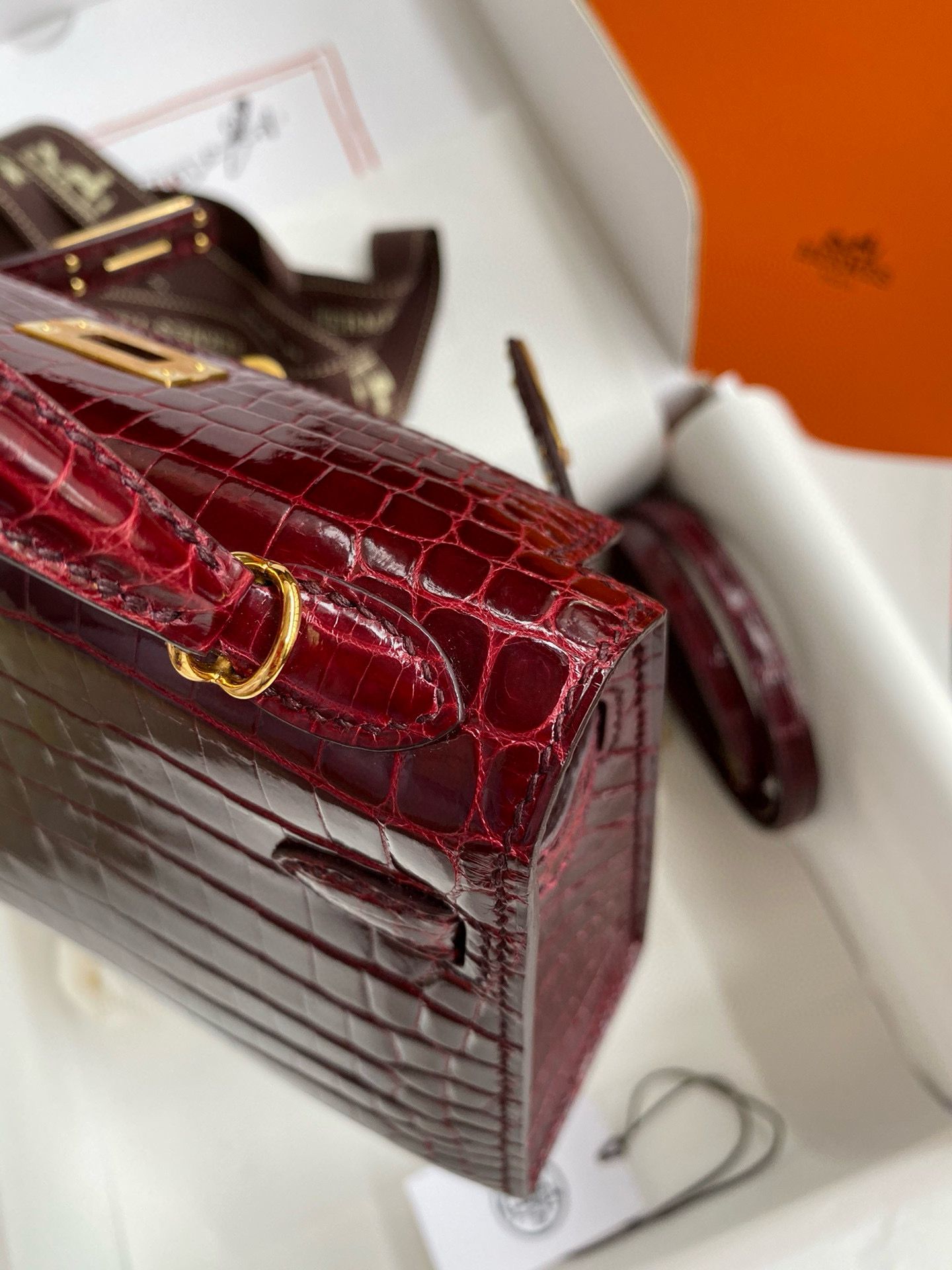 Hermes Kelly Mini II Sellier Handmade Bag in Bordeaux Shiny Alligator Leather - Image 8