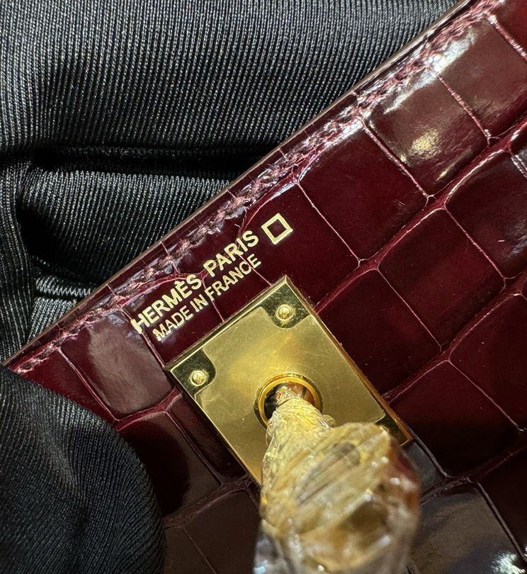 Hermes Kelly Mini II Sellier Handmade Bag in Bordeaux Shiny Alligator Leather - Image 10