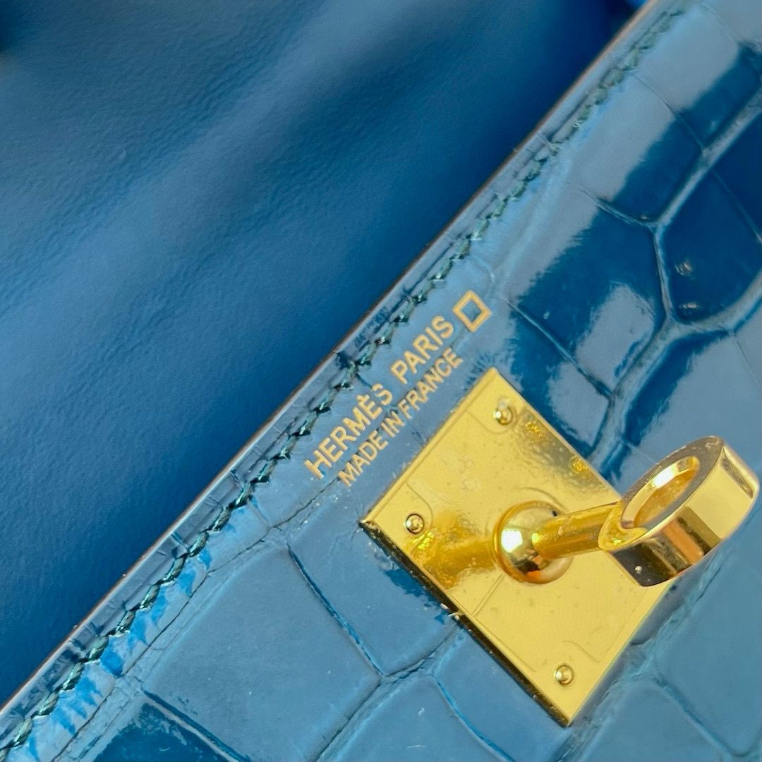 Hermes Kelly Mini II Sellier Handmade Bag in Mykonos Shiny Alligator Leather - Image 9