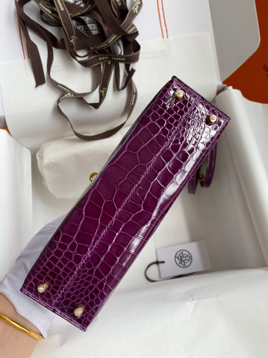 Hermes Kelly Mini II Sellier Handmade Bag In Purple Shiny Alligator Leather - Image 4