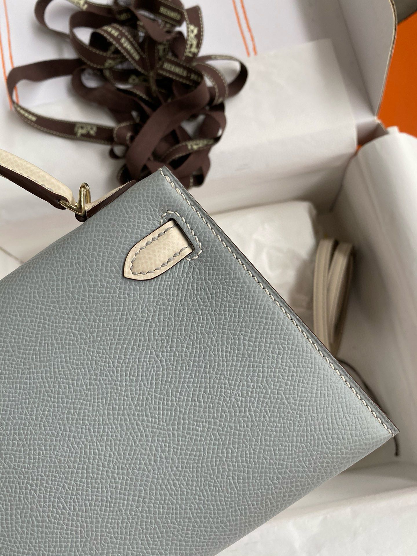 Hermes Kelly Mini II Sellier Bicolor Handmade Bag in Blue Lin and Craie Epsom Calfskin - Image 6