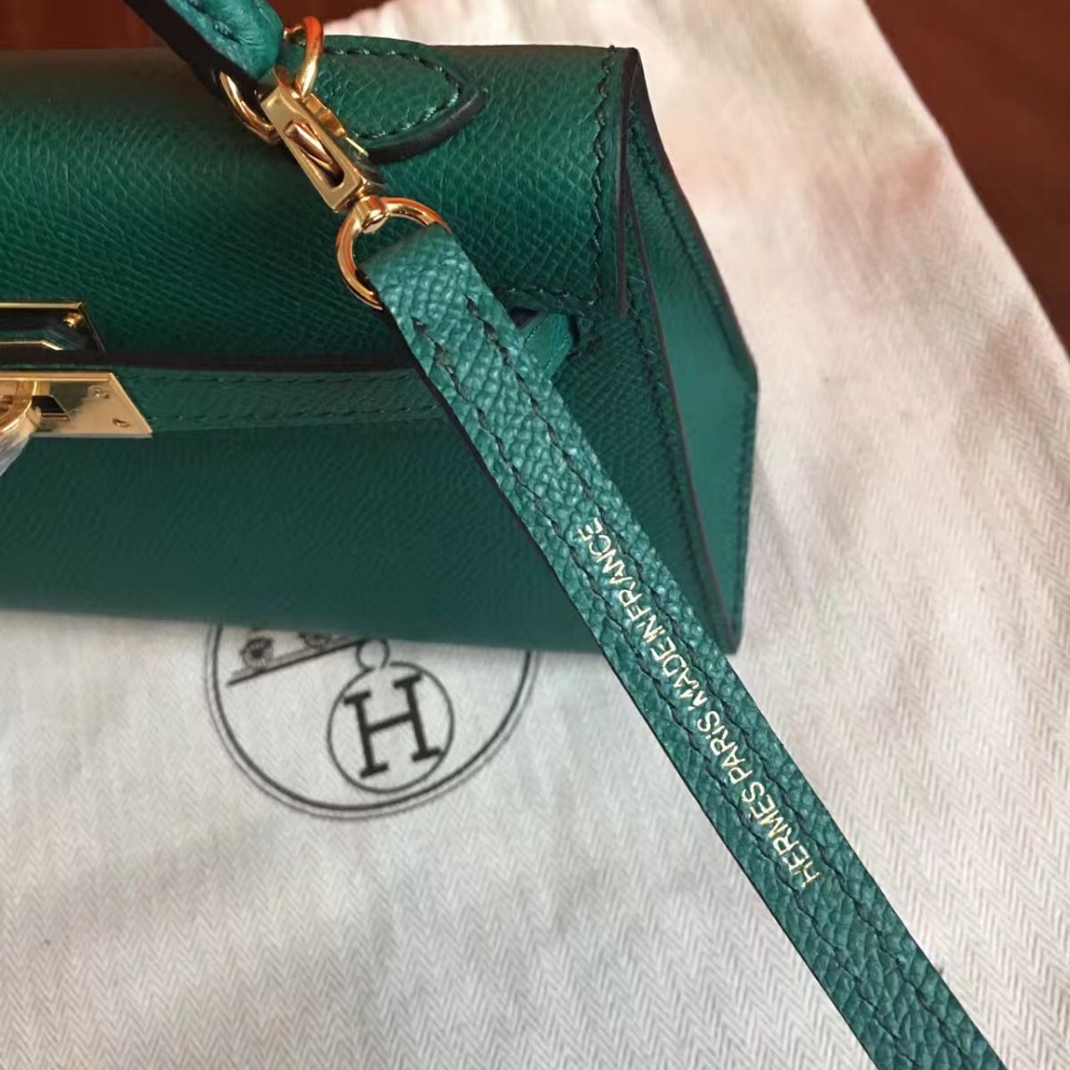Hermes Kelly Mini II Handmade Bag In Malachite Epsom Leather - Image 8