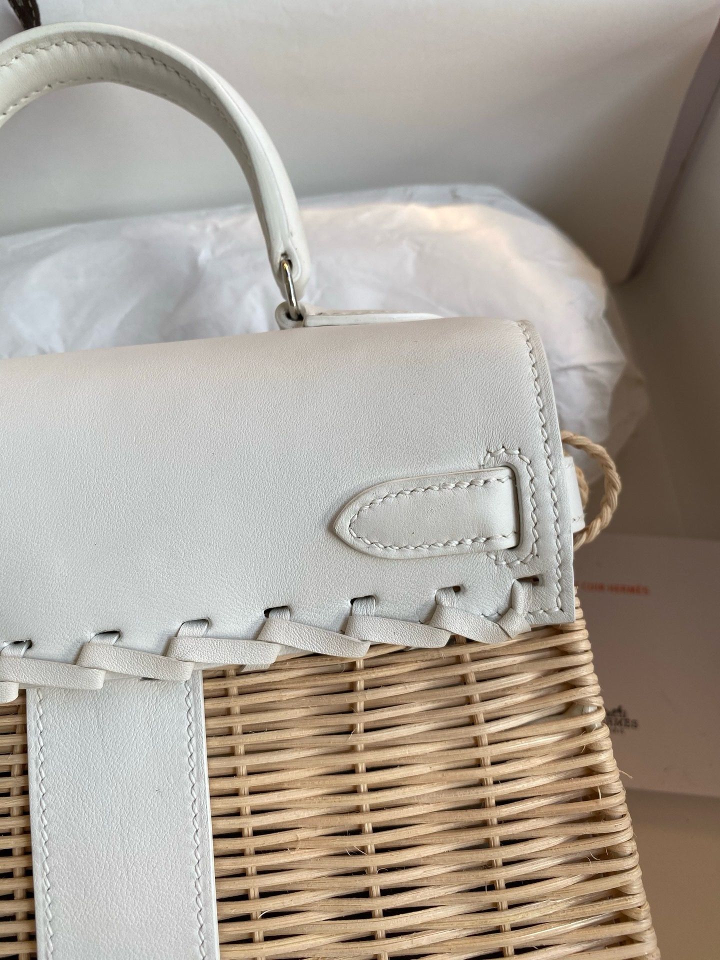 Hermes Picnic Kelly Mini 20 Bag in Wicker and White Swift Calfskin - Image 5