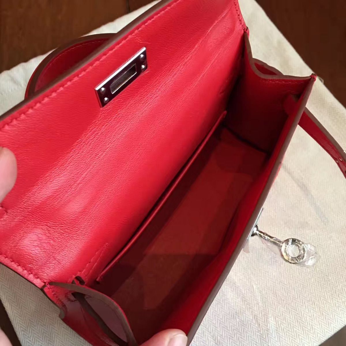 Hermes Kelly Mini II Handmade Bag In Red Swift Calfskin - Image 5