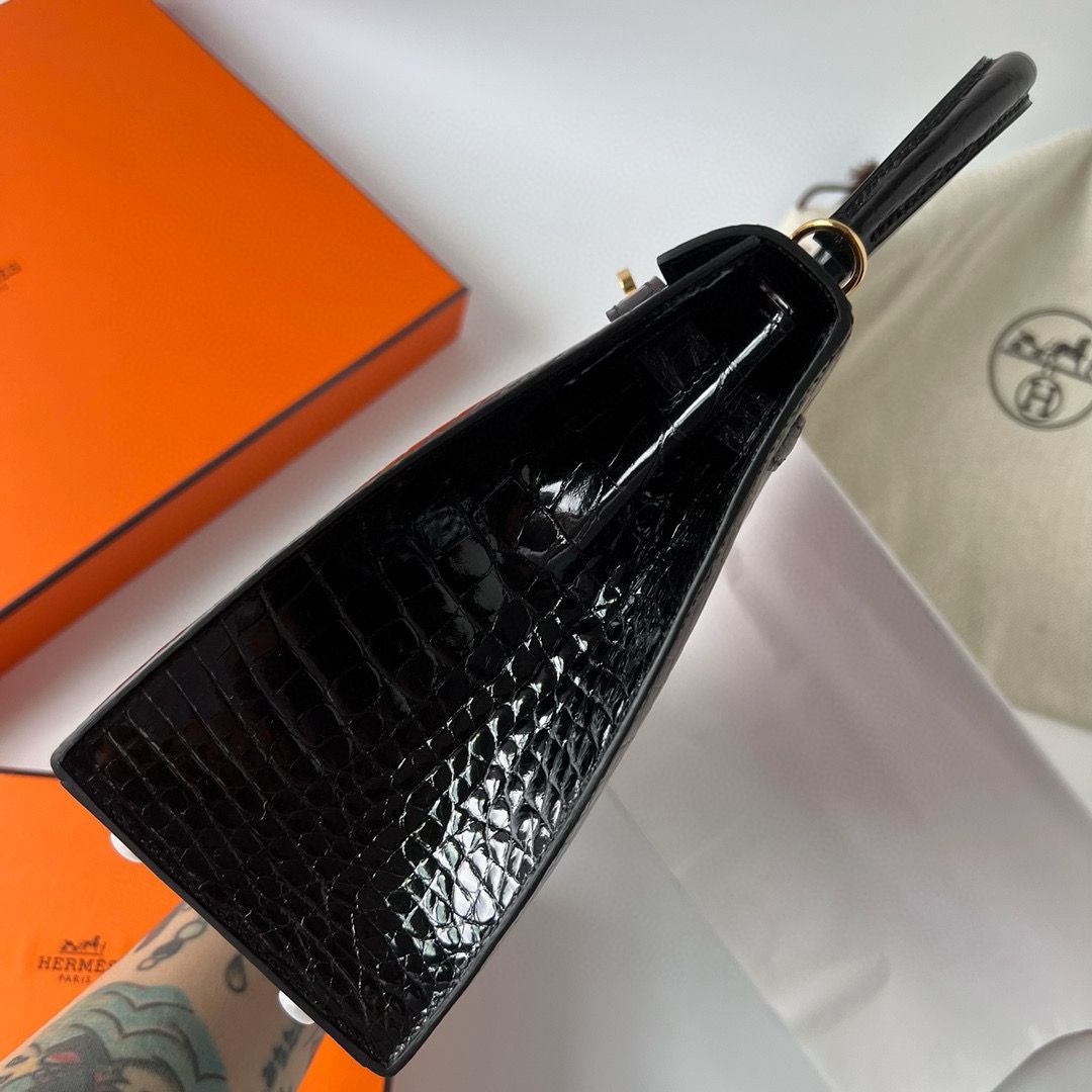 Hermes Kelly 25 Sellier Handmade Bag in Black Shiny Alligator Leather - Image 5
