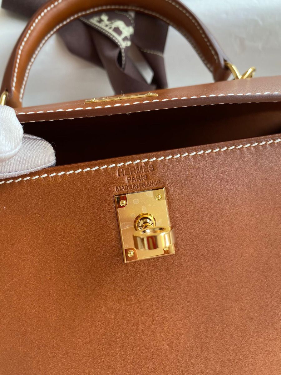 Hermes Kelly Sellier 25 Handmade Bag In Gold Barenia Calfskin - Image 7