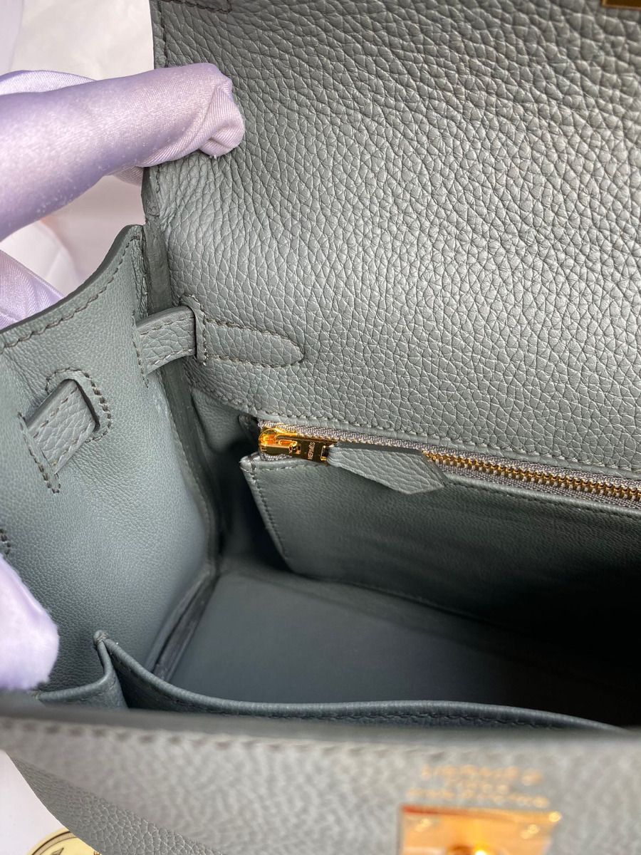 Hermes Kelly Retourne 25 Handmade Bag In Vert Amande Clemence Leather - Image 10