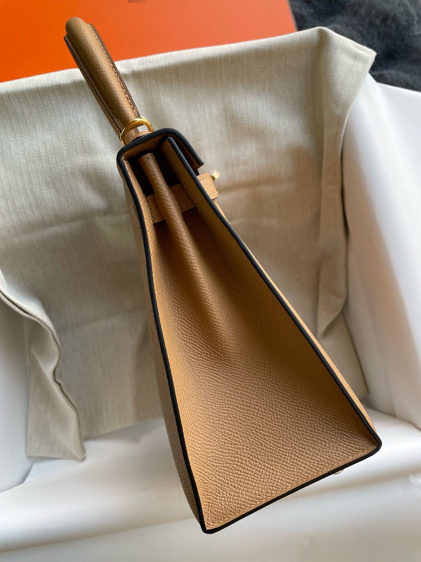 Hermes Kelly Sellier 25 Handmade Bag In Chai Epsom Calfskin - Image 4