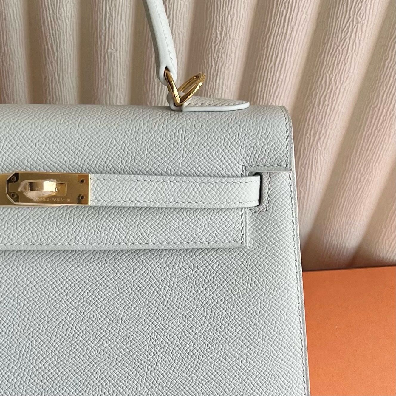 Hermes Kelly Sellier 25 Handmade Bag in White Epsom Calfskin - Image 3