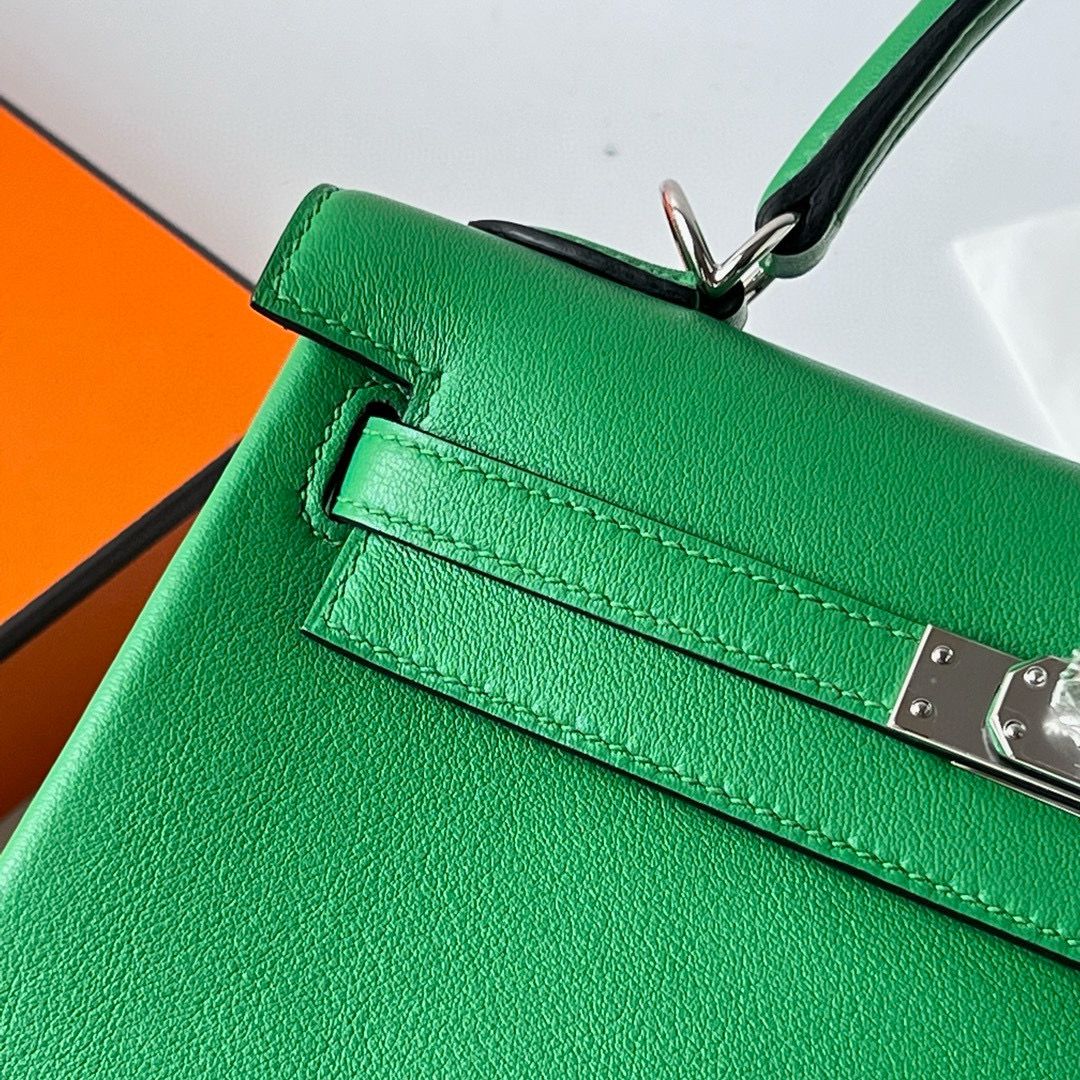 Hermes Kelly Retourne 25 Handmade Bag in Bambou Swift Calfskin - Image 4