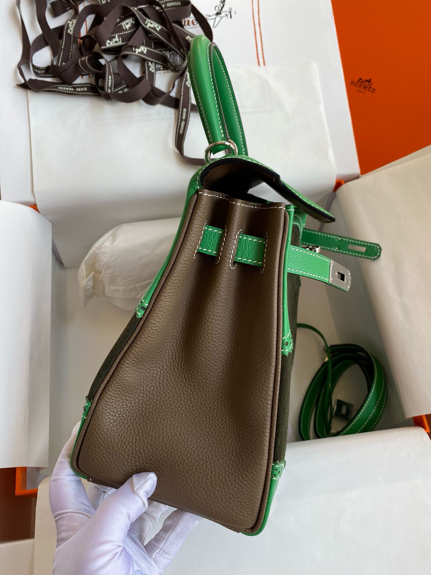Hermes Kelly 28 Ghillies Grizzly Bag in Bambou Evercolor and Olive Veau Doblis - Image 5