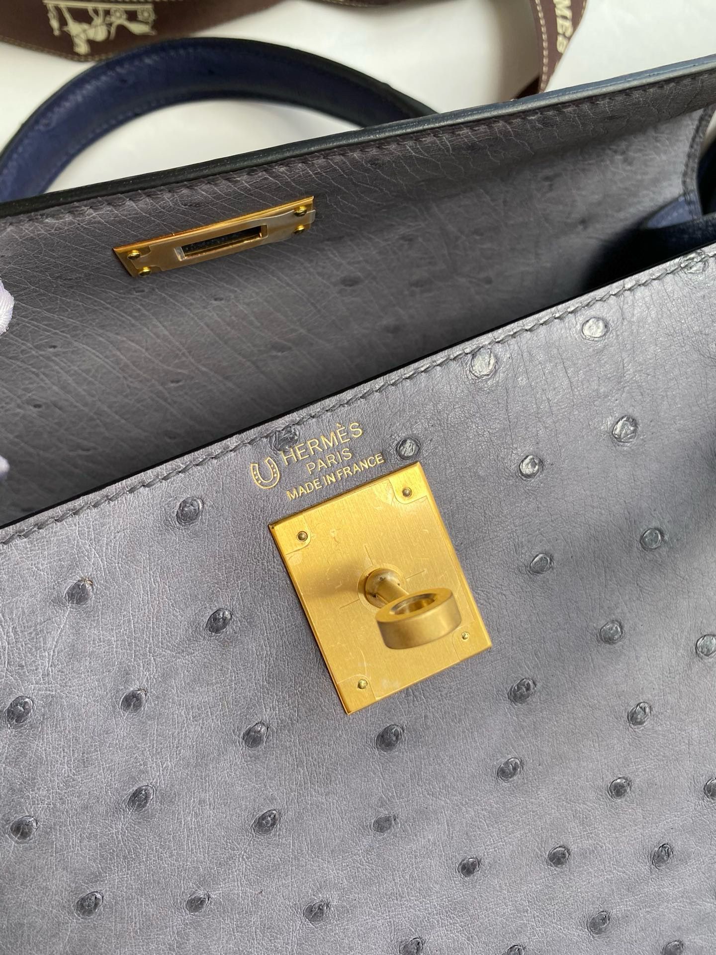 Hermes HSS Kelly 28 Bicolor Bag in Gris Agate and Blue Iris Ostrich Leather - Image 8