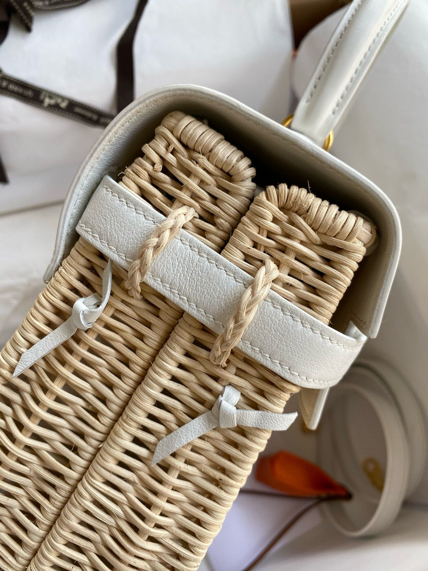 Hermes Picnic Kelly 28cm Bag in Wicker with White Barenia Leather - Image 7