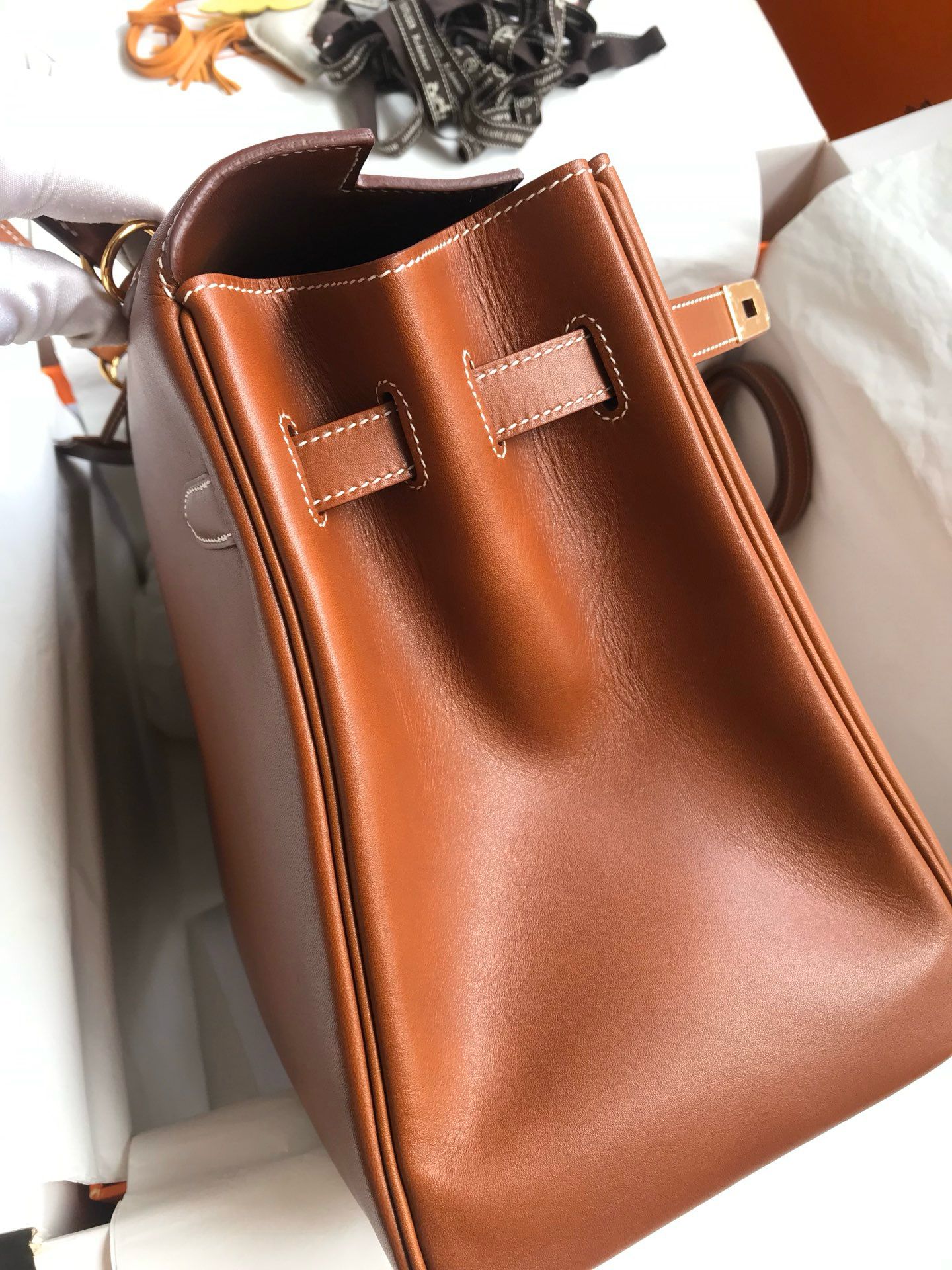 Hermes Kelly Retourne 35 Handmade Bag in Gold Barenia Calfskin - Image 4