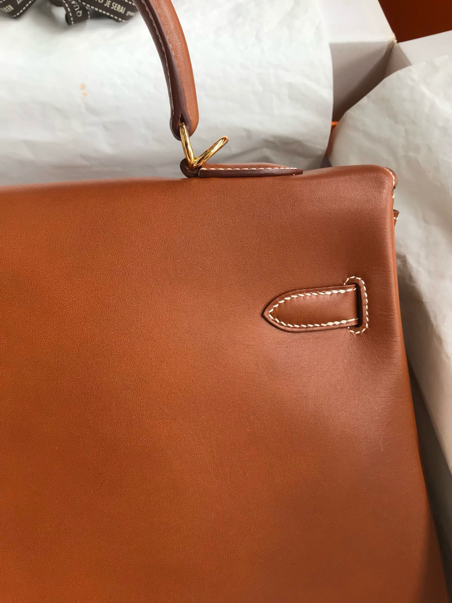 Hermes Kelly Retourne 35 Handmade Bag in Gold Barenia Calfskin - Image 6