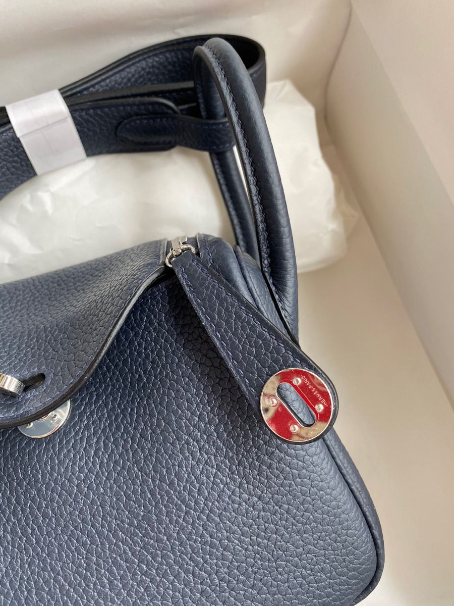 Hermes Mini Lindy Handmade Bag In Blue Nuit HHL19clbnClemence Leather - Image 4
