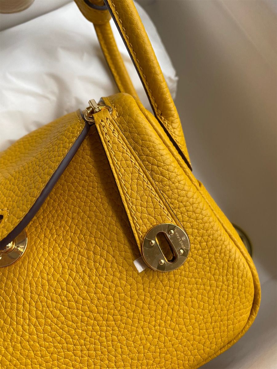 Hermes Mini Lindy Handmade Bag In Jaune Ambre Clemence Leather - Image 4