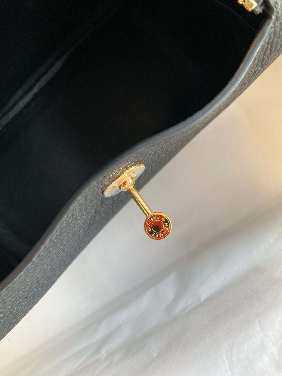 Hermes Mini Lindy Handmade Bag In Black Clemence Leather - Image 10