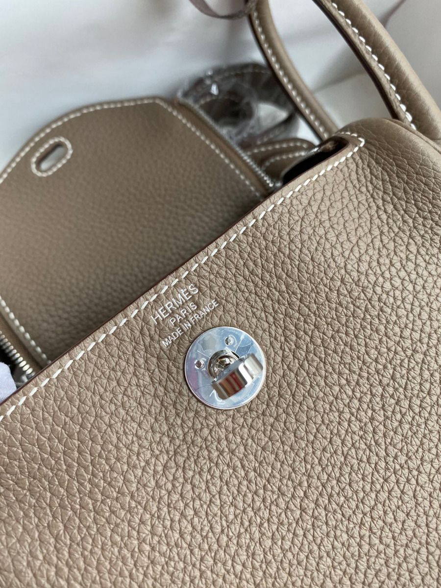 Hermes Mini Lindy Handmade Bag In Taupe Clemence Leather - Image 7