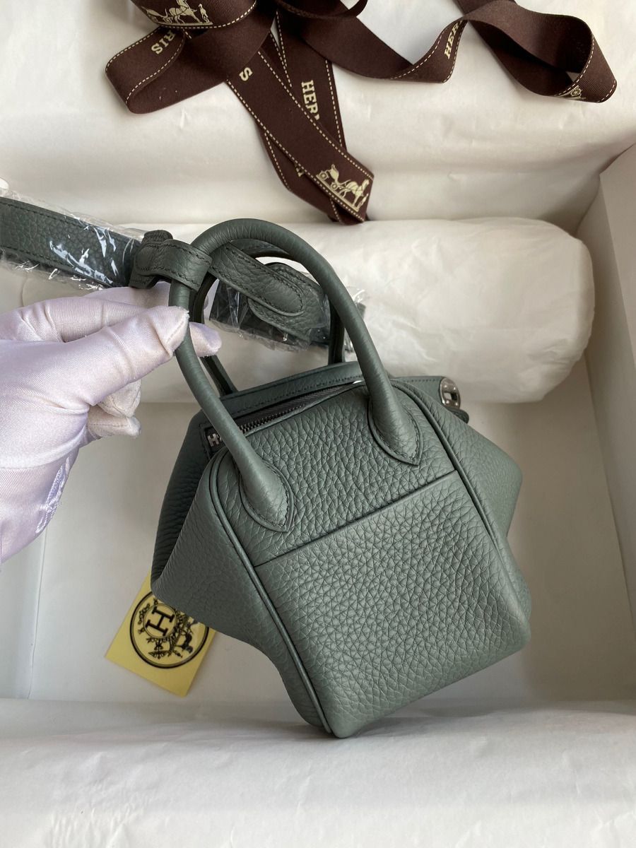 Hermes Mini Lindy Handmade Bag In Vert Amande Clemence Leather - Image 3