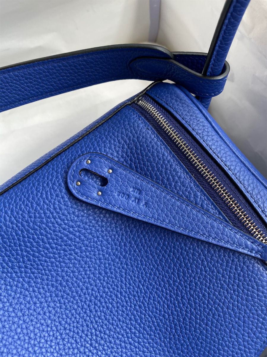 Hermes Lindy 26 Handmade Bag In Blue Electric Clemence Leather - Image 6