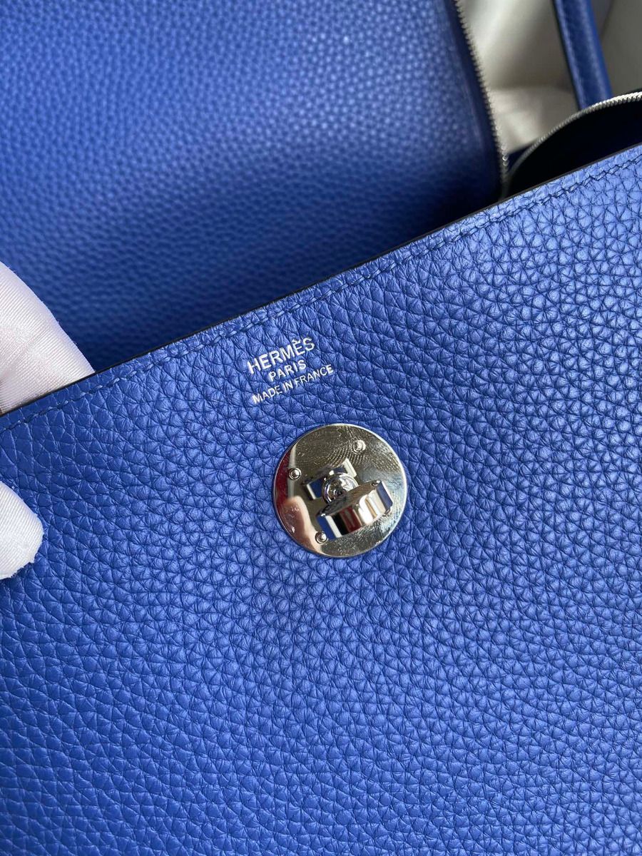 Hermes Lindy 26 Handmade Bag In Blue Electric Clemence Leather - Image 10